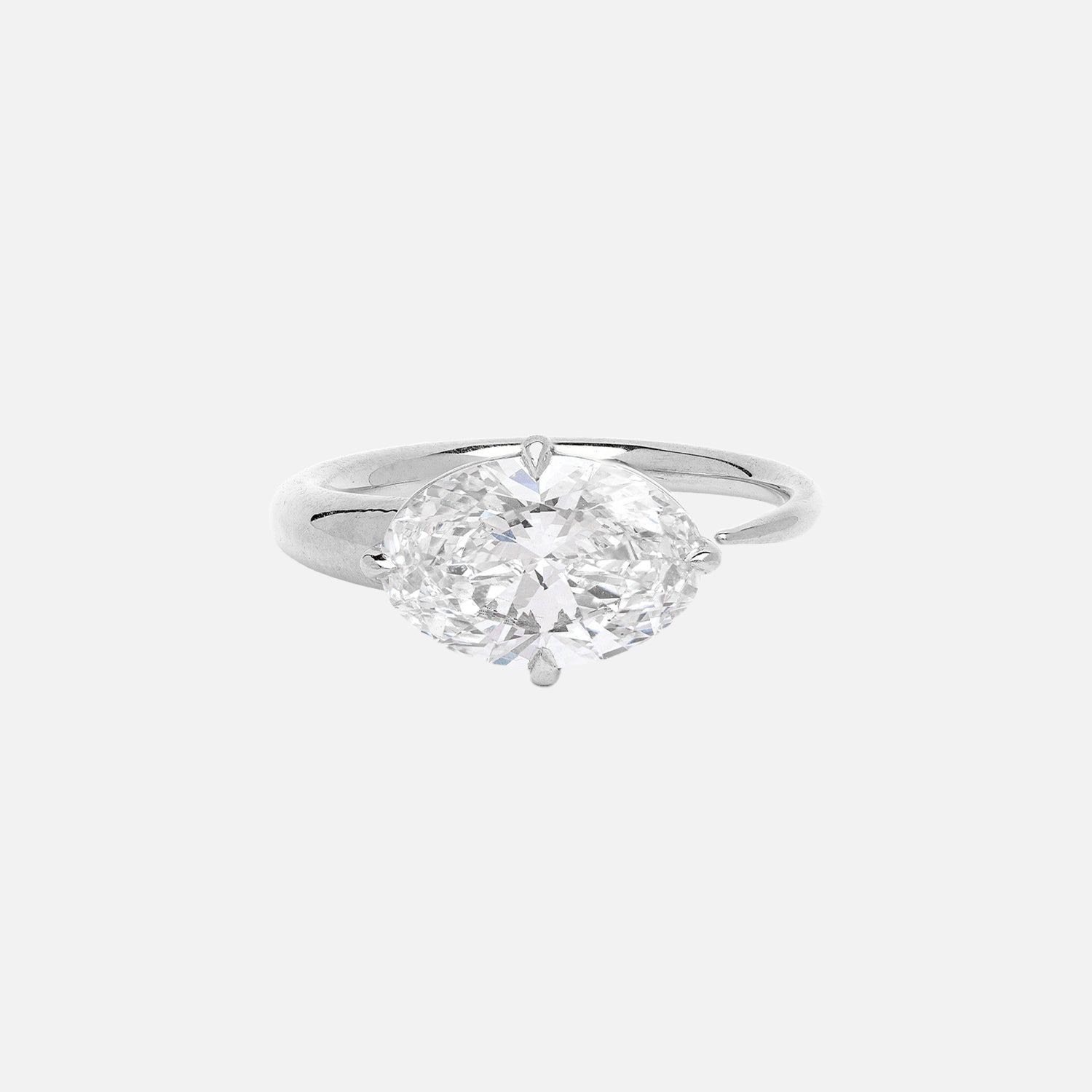 https://cdn.shopify.com/s/files/1/0575/1033/0564/files/Rosabella_Moissanite_Oval_14k_White_Gold_1.jpg?v=1728033622