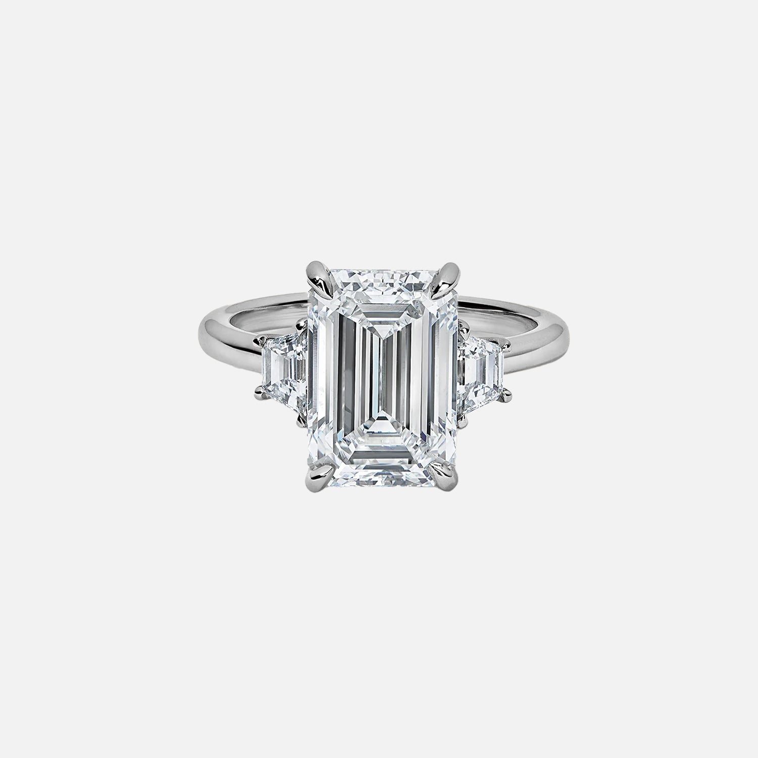 https://cdn.shopify.com/s/files/1/0575/1033/0564/files/Valencia_Moissanite_14k_White_Gold_Emerald_1.jpg?v=1726814833