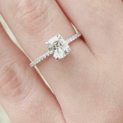 Andrewe Moissanite