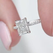 Gratia Moissanite